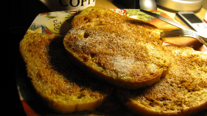 French_Toasts_Made_With_Polish_Bread_Sugar_And_Cinnamon_002.png
